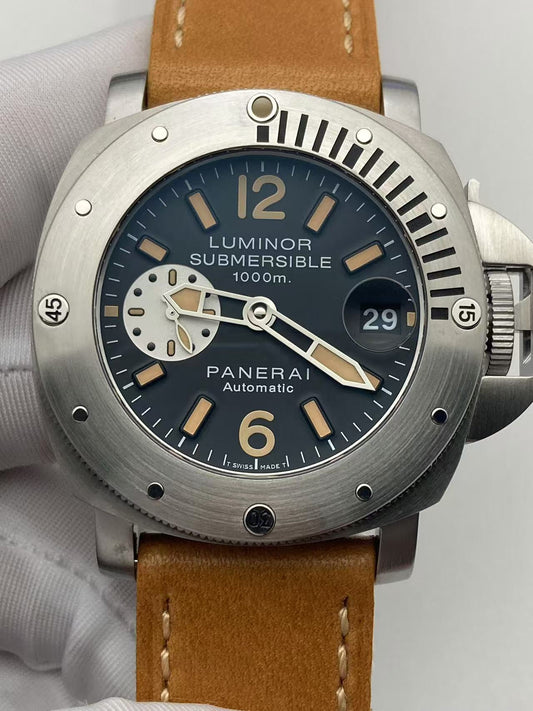 Panerai Luminor Submersible