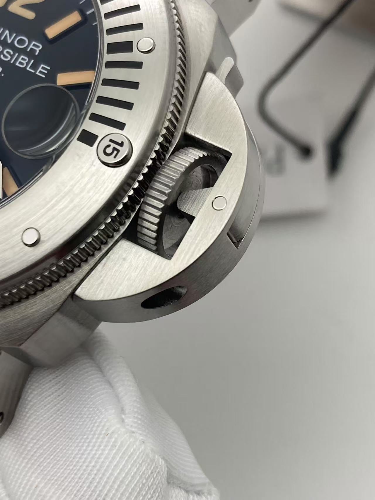 Panerai Luminor Submersible