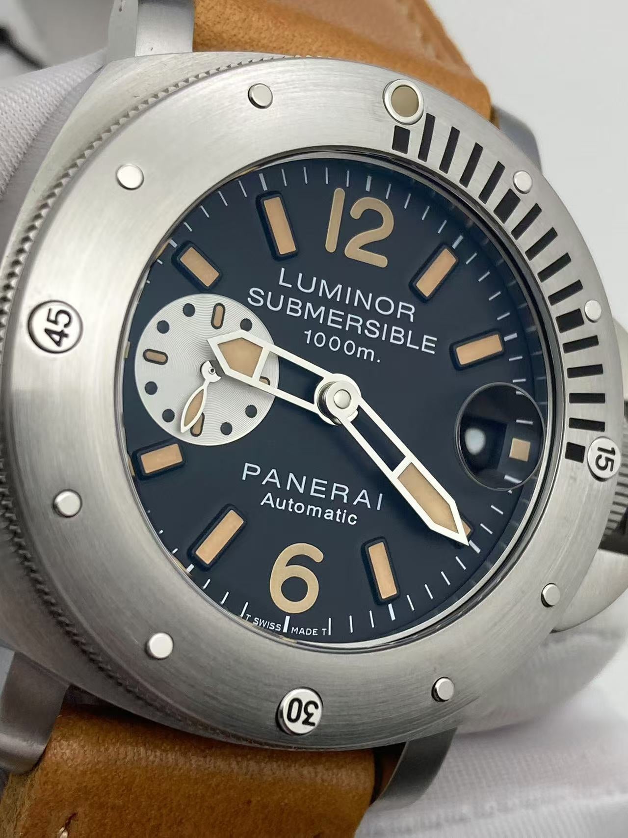 Panerai Luminor Submersible