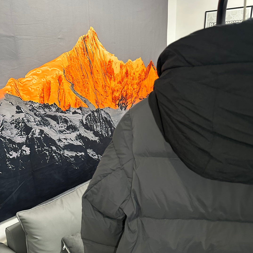 Moncler-Inspired Madeira Black Badge Short Down Jacket Charcoal