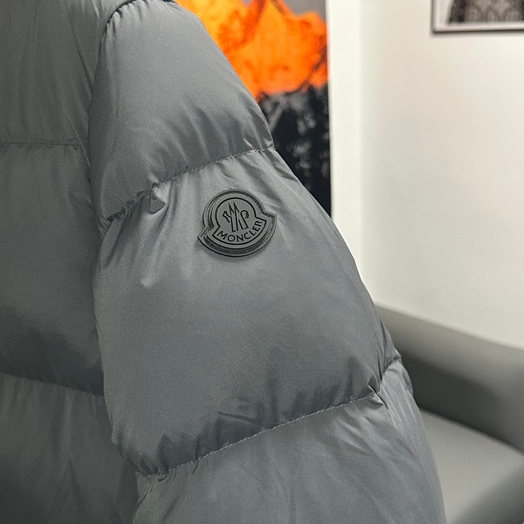 Moncler-Inspired Madeira Black Badge Short Down Jacket Charcoal