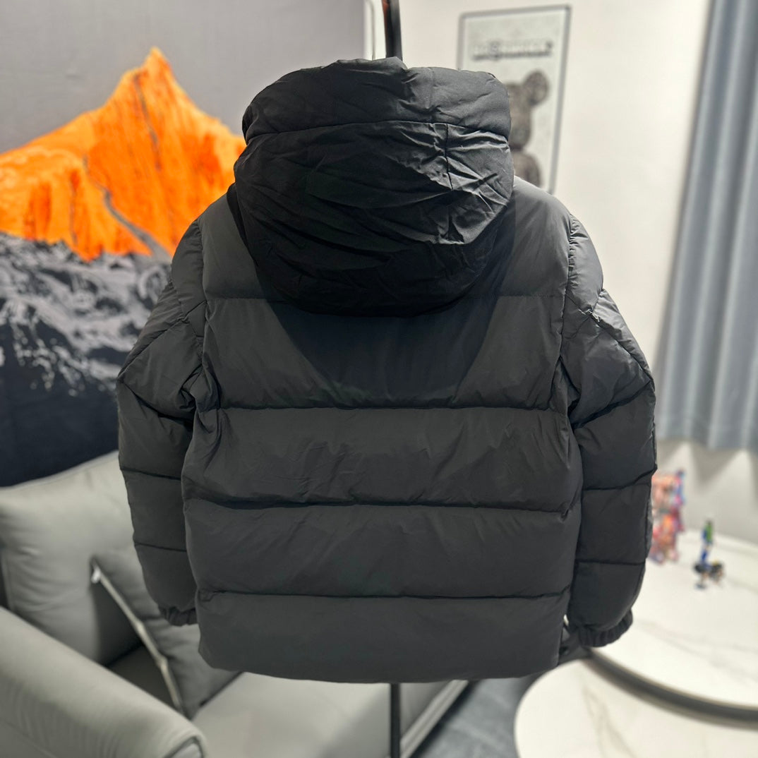 Moncler-Inspired Madeira Black Badge Short Down Jacket Charcoal