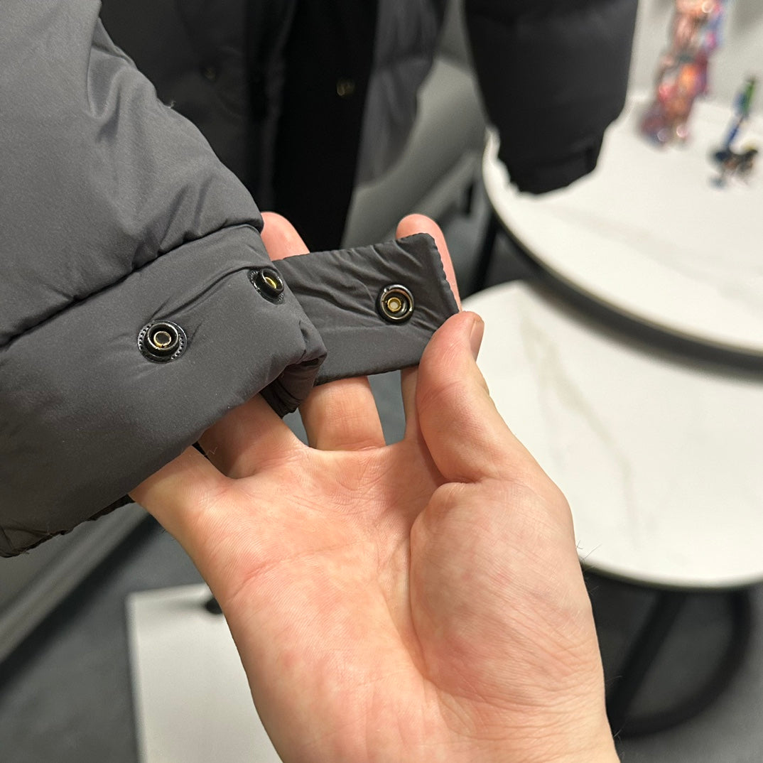 Moncler-Inspired Madeira Black Badge Short Down Jacket Charcoal