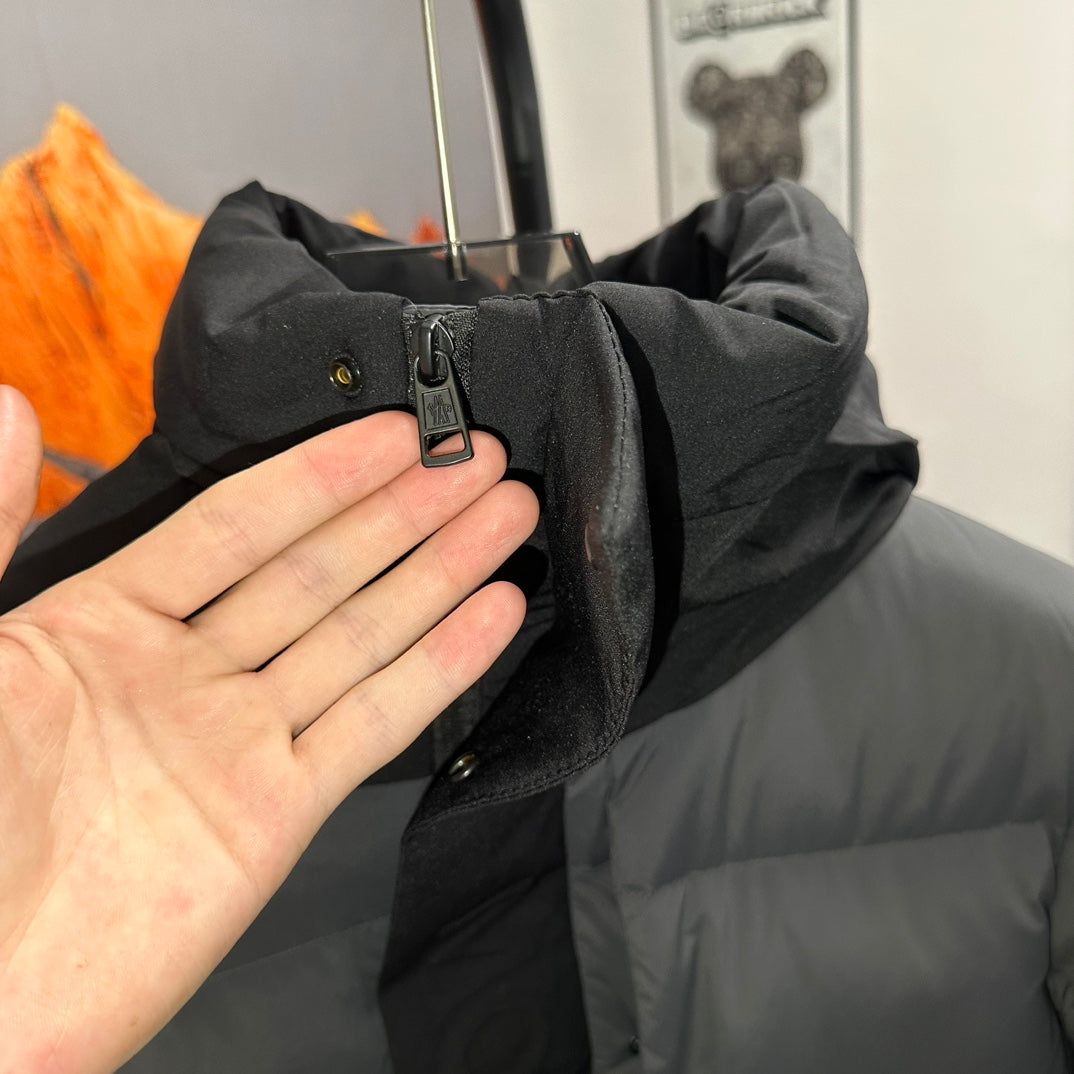 Moncler-Inspired Madeira Black Badge Short Down Jacket Charcoal