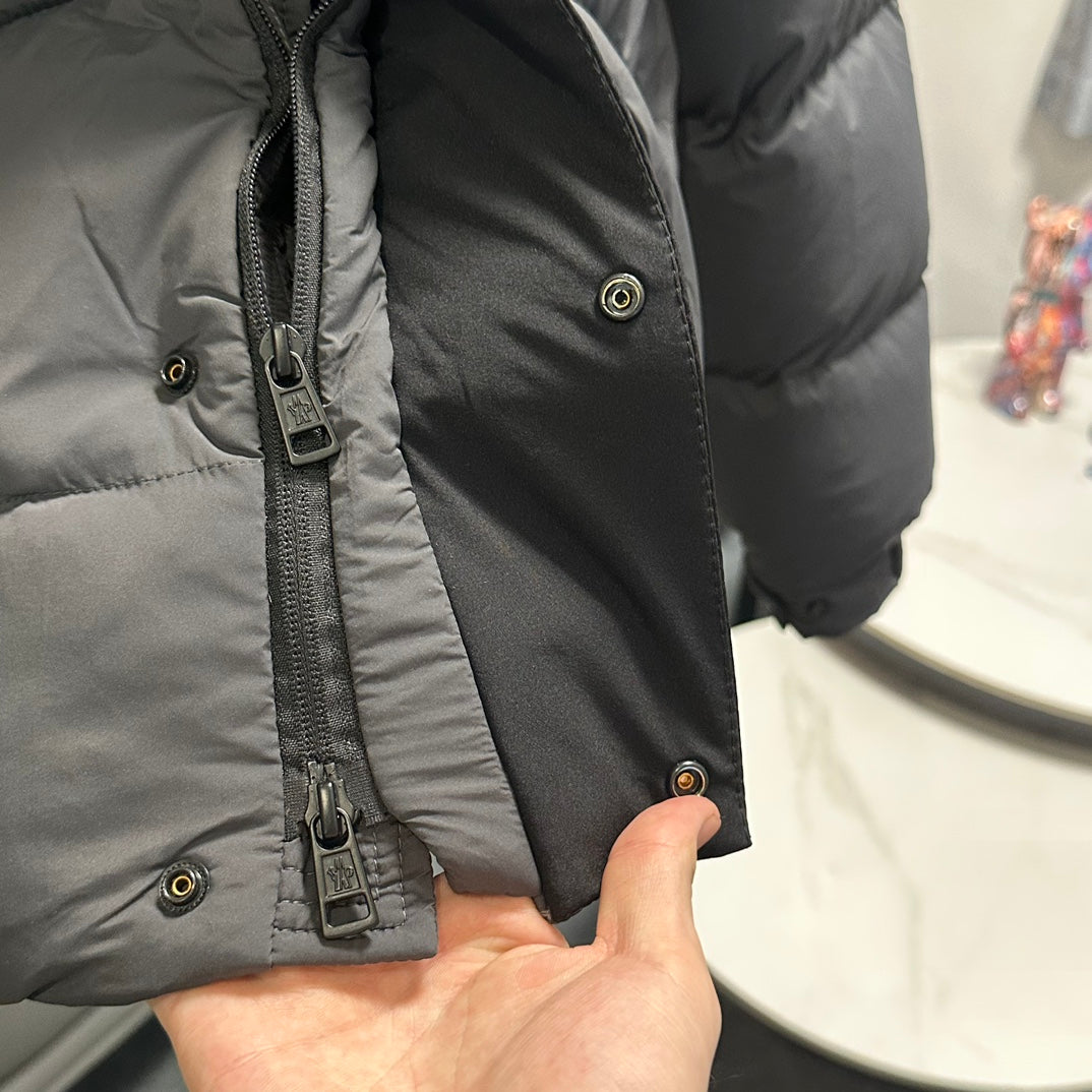 Moncler-Inspired Madeira Black Badge Short Down Jacket Charcoal