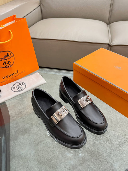 Hermes 2023 Early Fall Women's Italian Leather Loafers - Celebrity Favorite